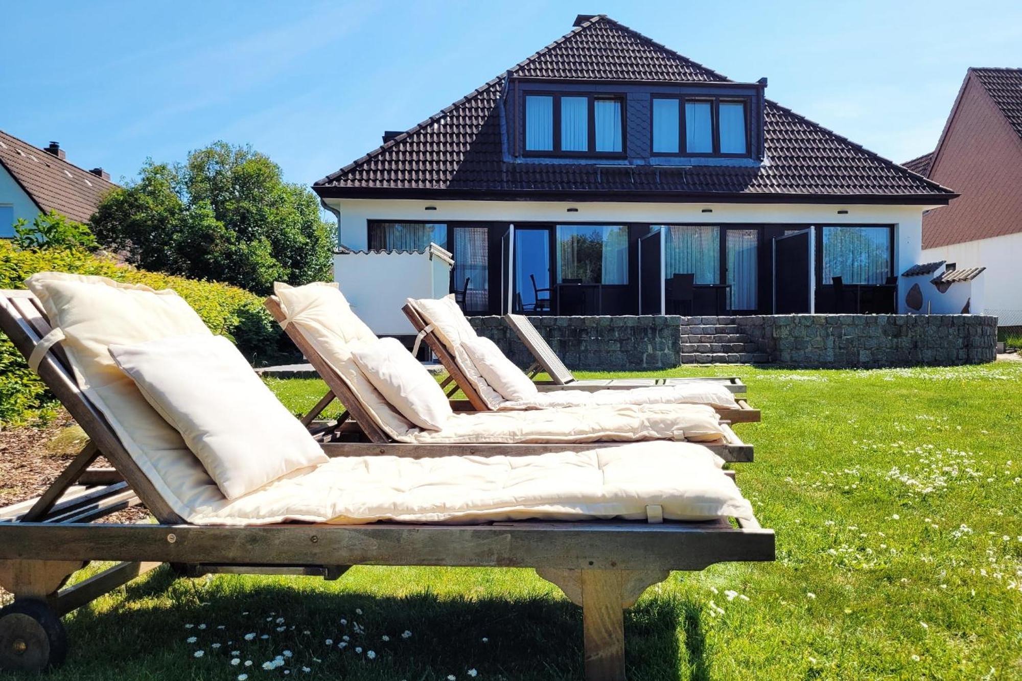 Hochwertige Ferienwohnung Mit Sonnenterrasse & Gartenblick, Nur Wenige Gehminuten Zum Strand Scharbeutz Zewnętrze zdjęcie